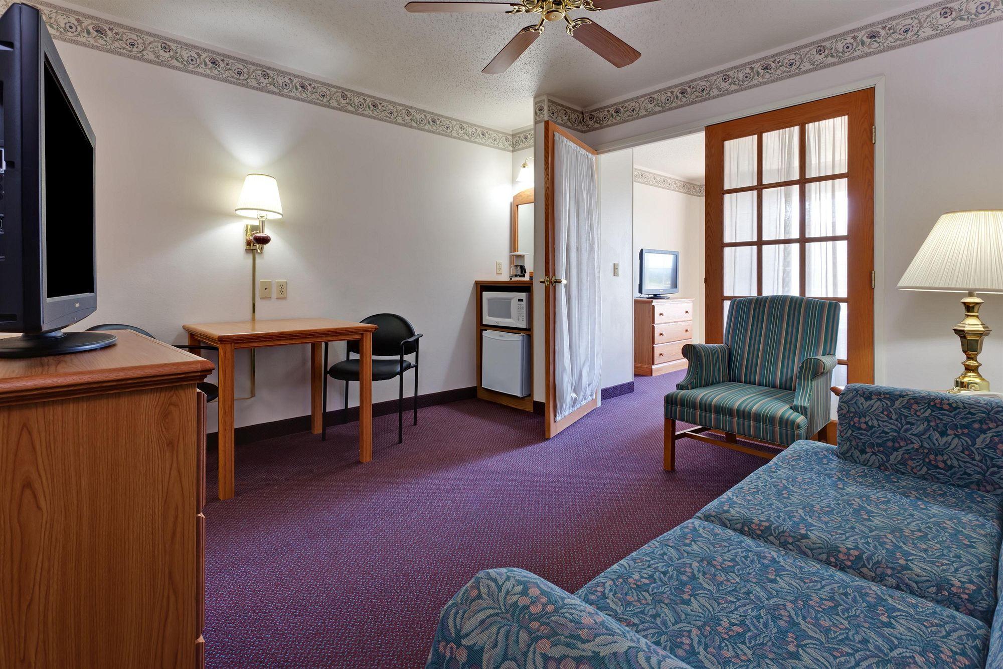 Country Inn & Suites By Radisson, Big Flats Horseheads Extérieur photo